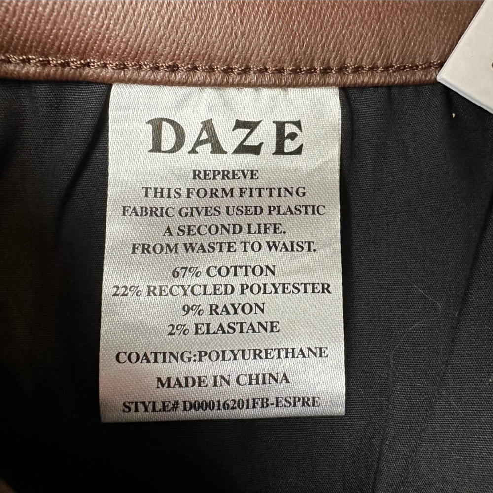 DAZE Sundaze coated jeans women’s size 31 high waisted, coated espresso NWT - Picture 14 of 16
